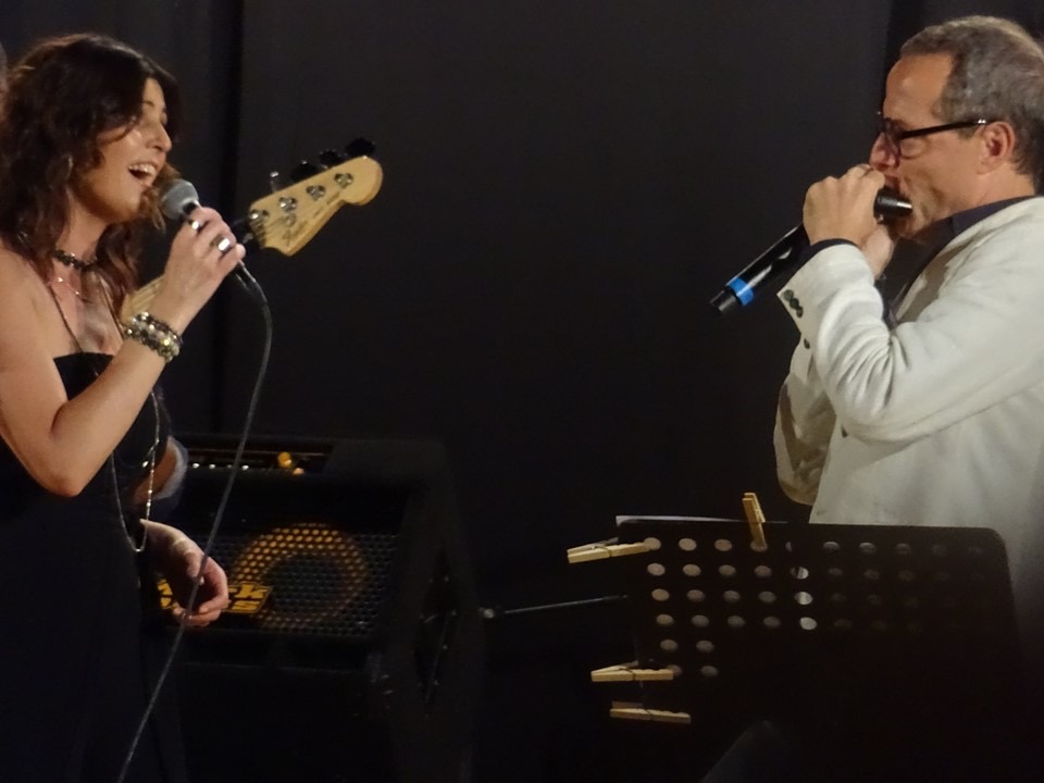 SELMAH e Giuseppe Milici, voce e armonica sul palco